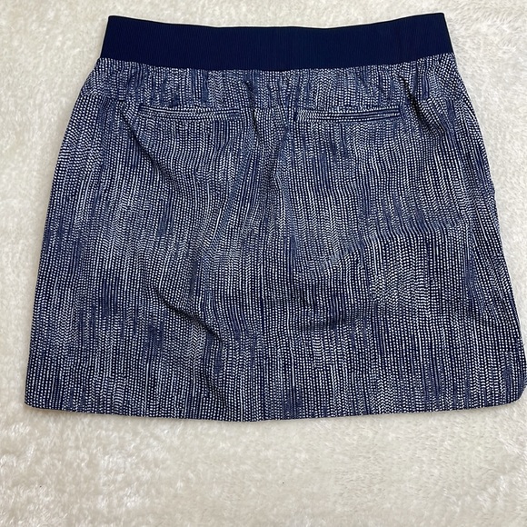 Athleta Midtown Batik Skort Navy and White Size 10 - Picture 2 of 11